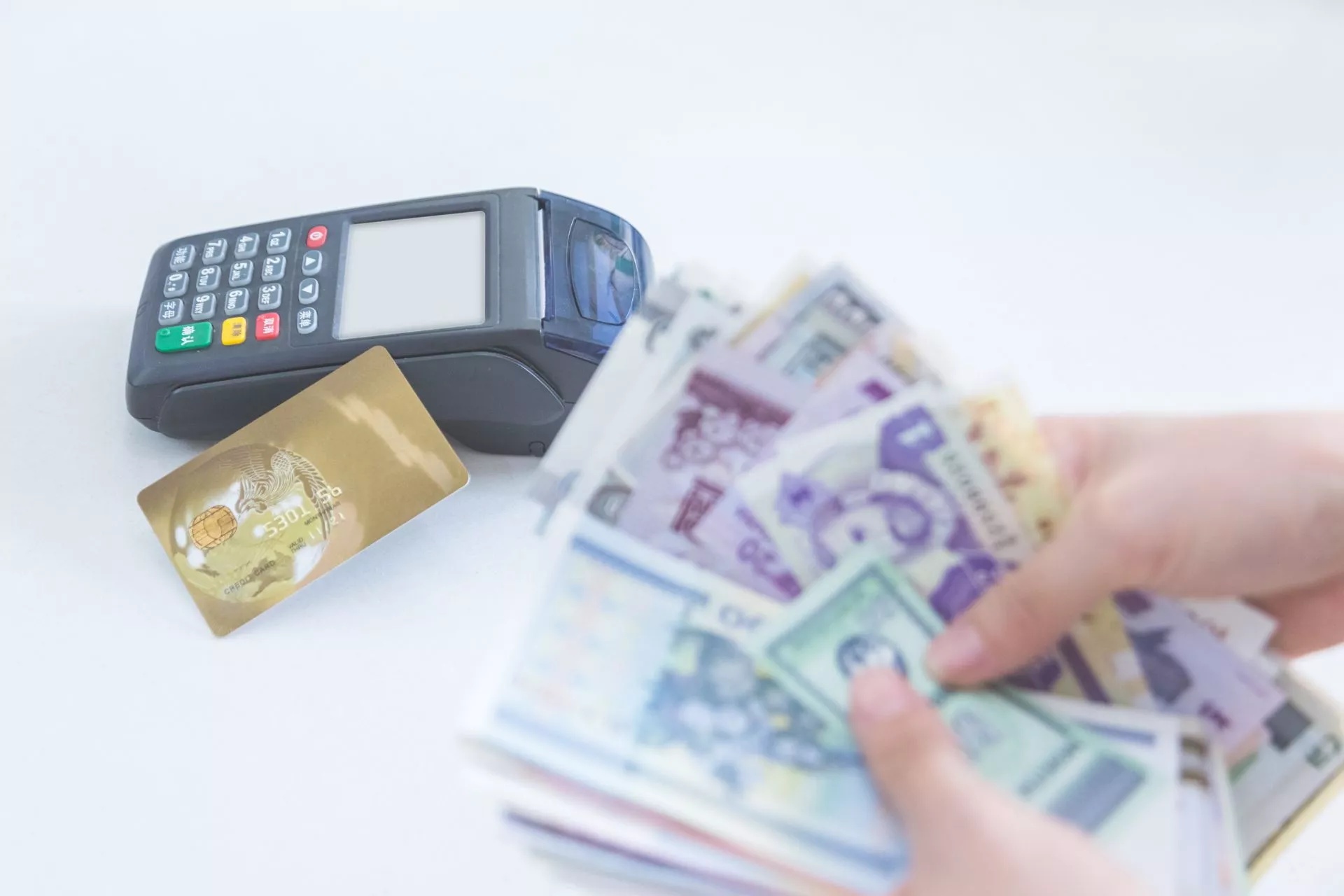 線上刷卡換現金合法嗎?銀行與法規怎麼看?文章縮圖