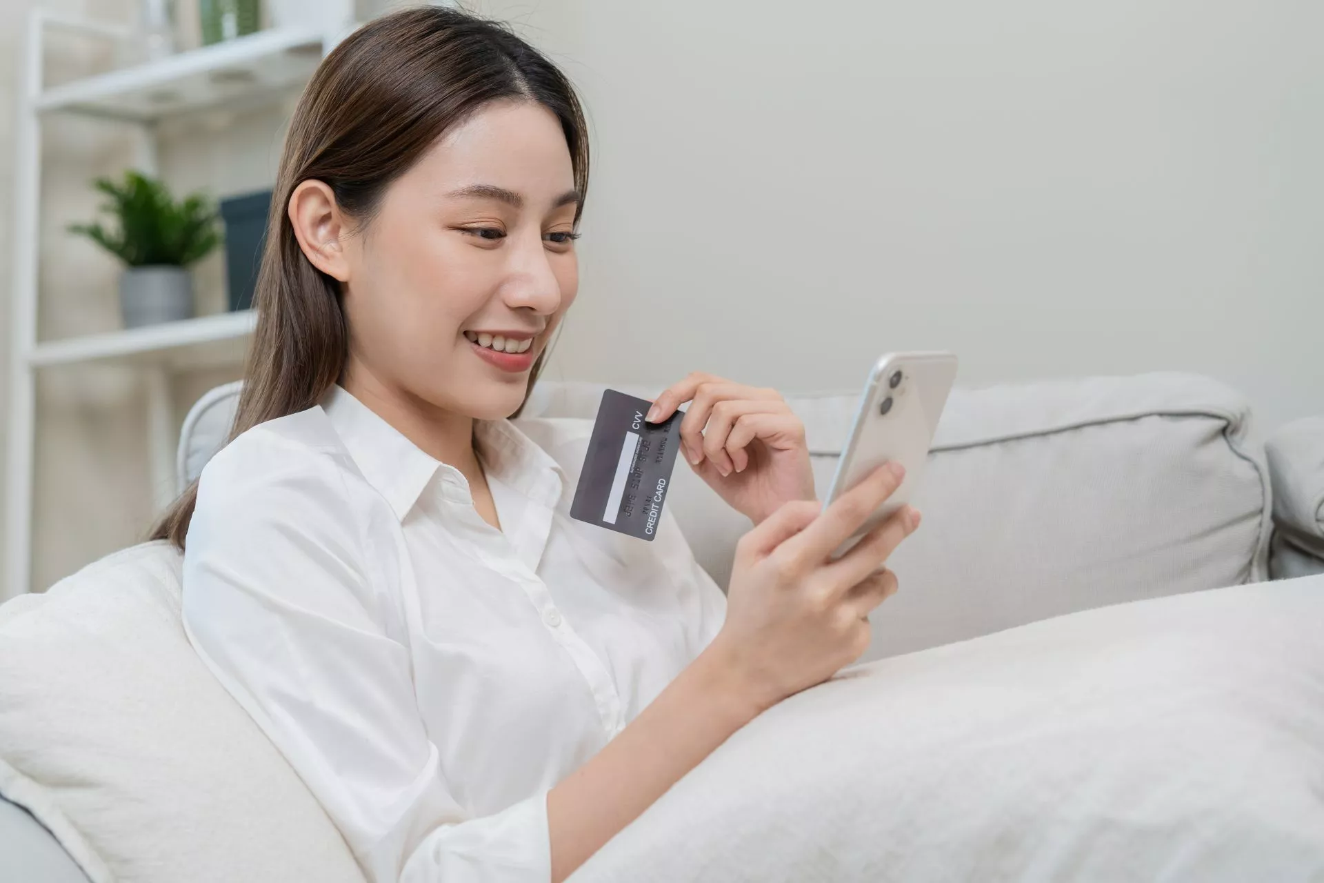 負債比過高還能刷卡換現金嗎?銀行風控、額度與還款壓力評估文章縮圖