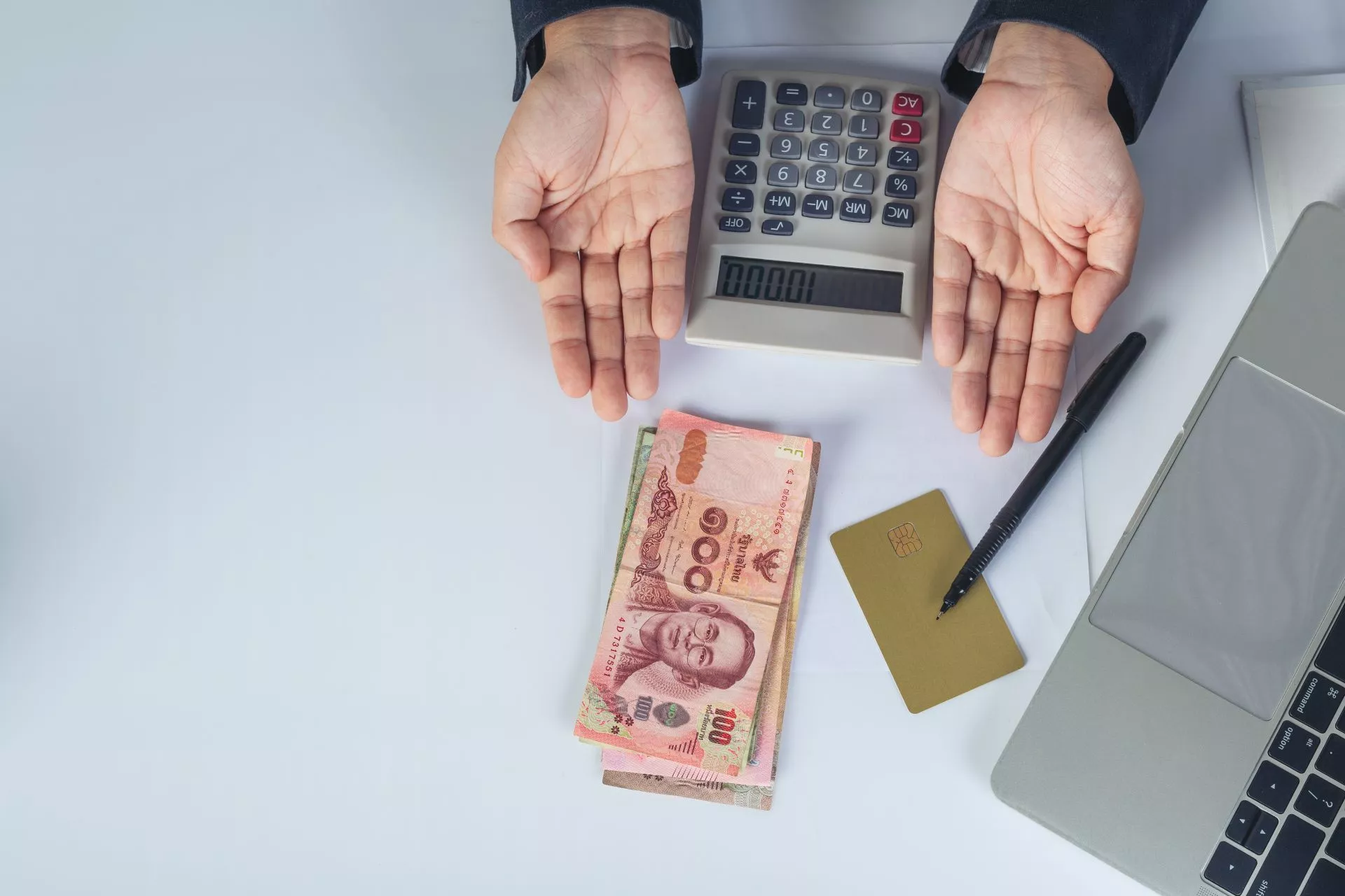 無卡分期能換現金嗎?與信用卡分期、預借現金及線上刷卡換現金比較文章縮圖